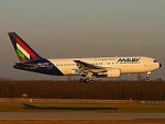 Boeing 767-27G/ER, Malév
